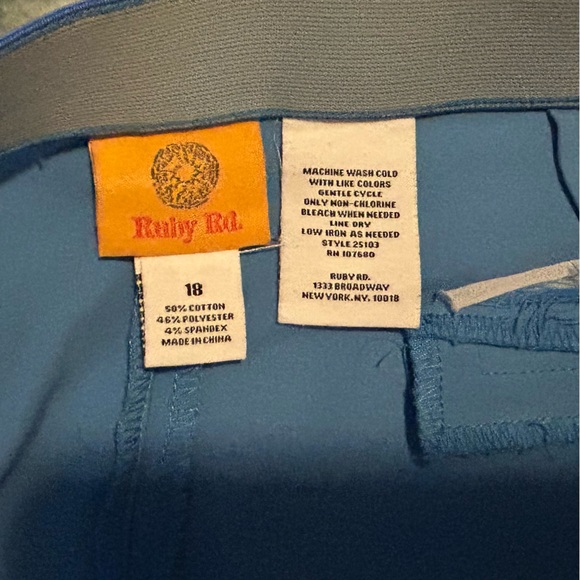 Ruby Rd. Blue Cropped Pants - Picture 5 of 7